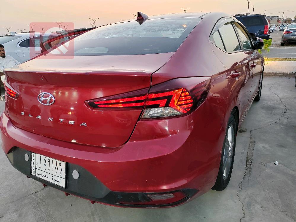 هیوندای ئەلەنترا